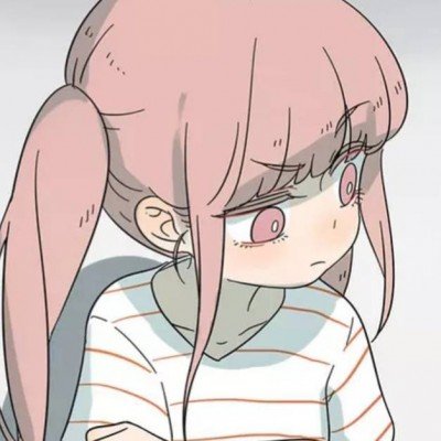 女生在江边搭石头塔垒到三十三层
